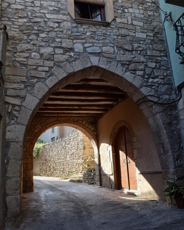Portal del carrer Major 12.8.2018 Portal del carrer Major Rocafort de Vallbona - Ramon Sunyer