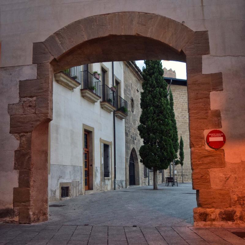 21.8.2018 portal del castell  Santa Coloma de Queralt -  Ramon Sunyer