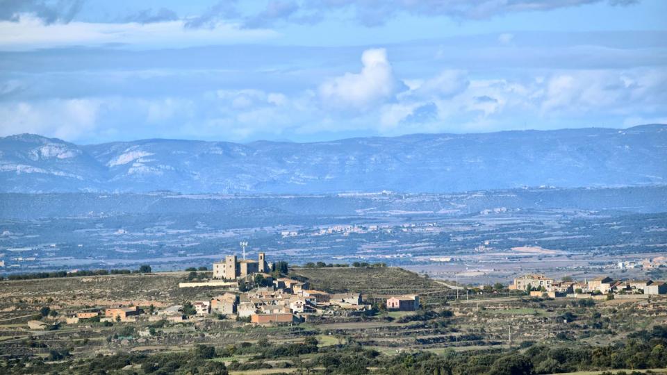 19.11.2018 vista del poble  La Curullada -  Ramon Sunyer