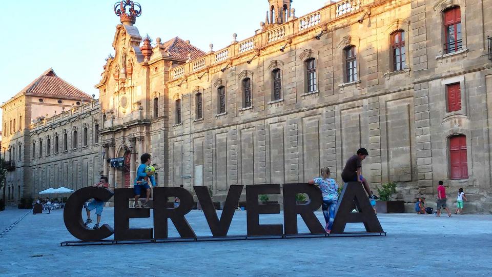 19.8.2014 plaça Universitat  Cervera -  Ramon Sunyer