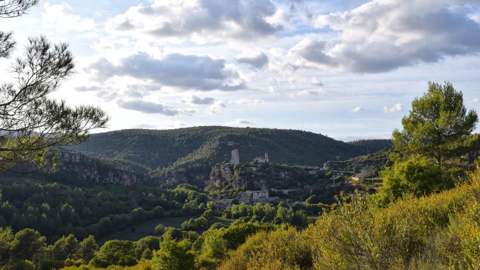 11.9.2019 Vista del poble  Santa Perpètua de Gaià -  Ramon Sunyer