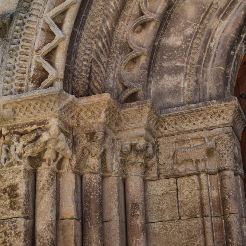 16.07.2017 Detall de la portalada de l'església de Santa Maria  Verdú -  Ramon Sunyer
