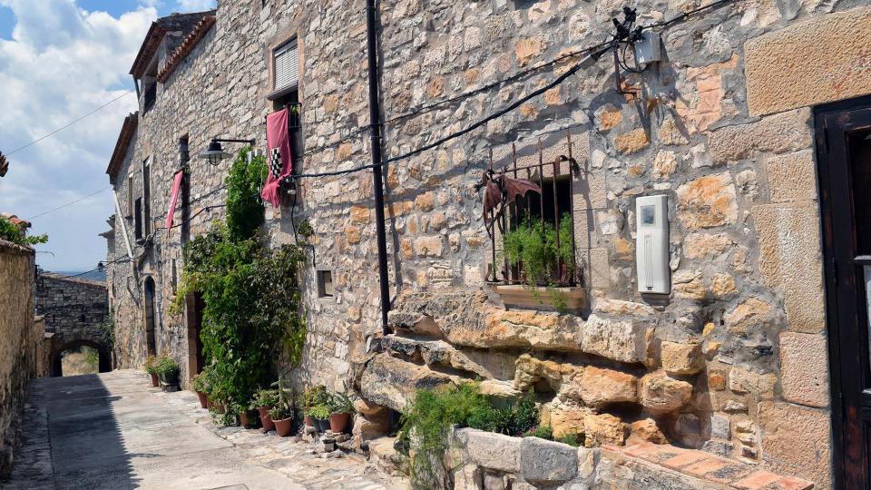 11.8.2018 carrer de Montseré  Guimerà -  Ramon Sunyer