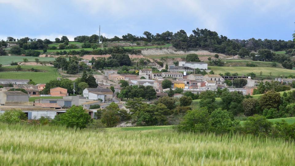 18.5.2019 vista del poble  Pallerols -  Ramon Sunyer