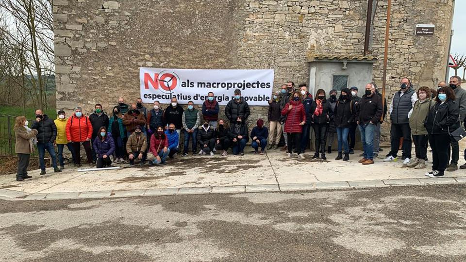 La Segarra es mobilitza contra 'l'allau i massificació' de centrals eòliques i solars al territori