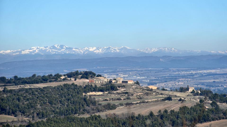 30.1.2022 vista del poble  Montfalcó el Gros -  Ramon Sunyer