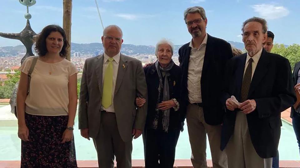 Rosa Fabregat acompanyada per autoritats cerverines i el director dels Serveis Territorials de Cultura a Lleida - Cervera Rosa Fabregat acompanyada per autoritats cerverines i el director dels Serveis Territorials de Cultura a Lleida - Cervera