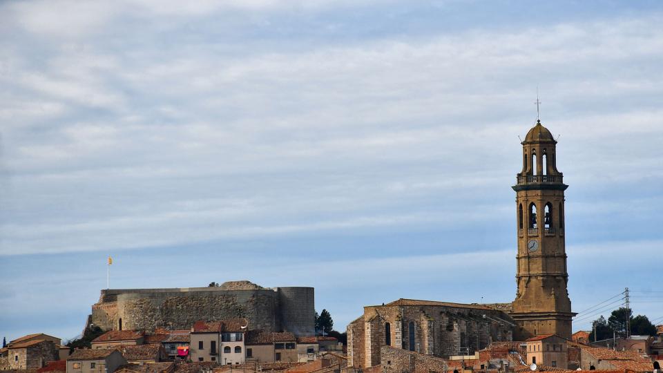 15.1.2023 vista del castell i l'església  Calaf -  Ramon Sunyer