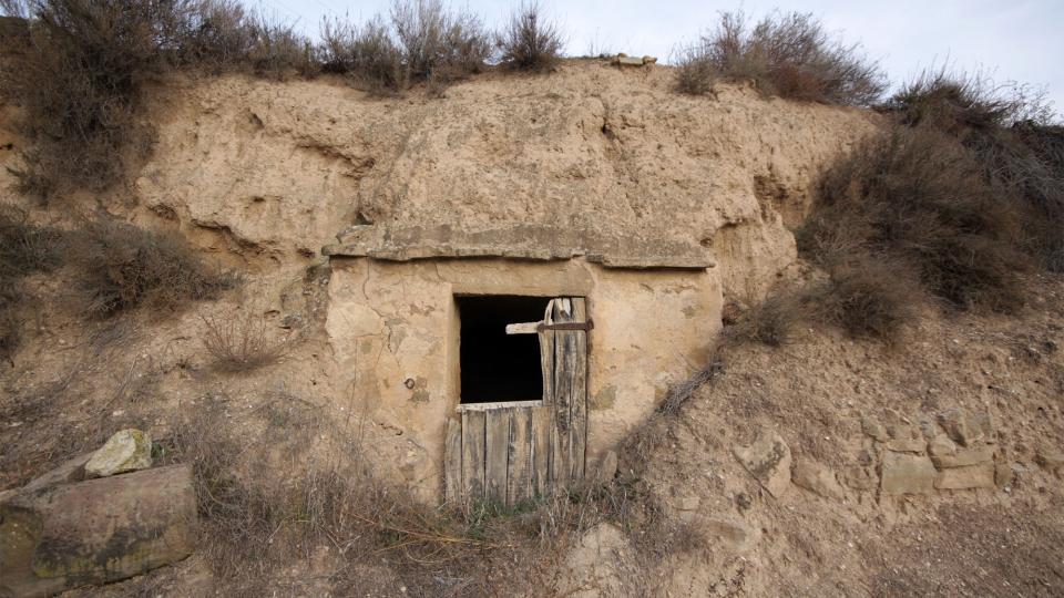 23 de Abril de 2024 Cabana de terra  Torà -  Josep Maria Santesmasses Palou