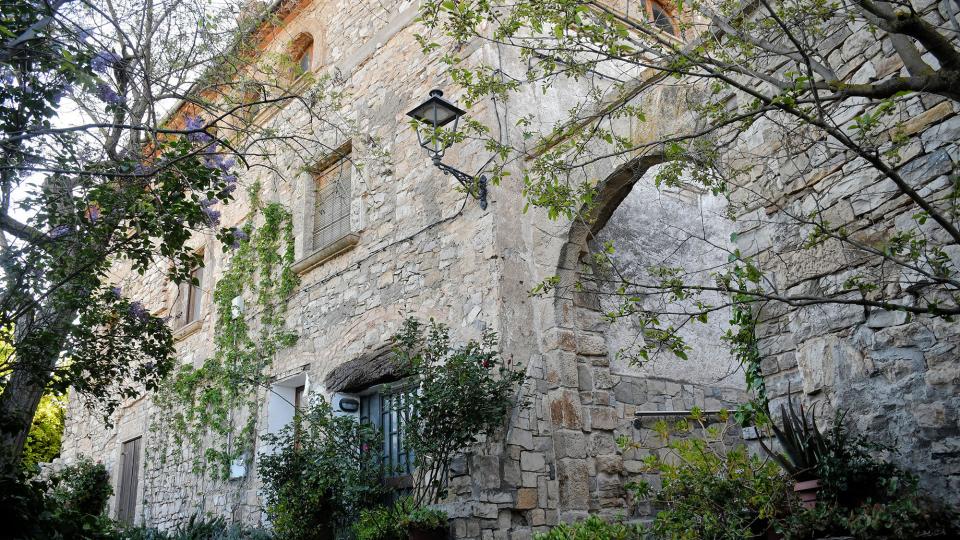13.4.2024 portal del castell  La Guàrdia Lada -  Ramon Sunyer