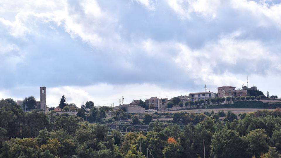 19.10.2025 Vista del poble des del nord  Pujalt -  Ramon Sunyer