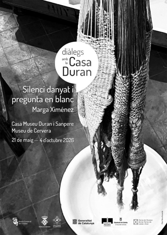 cartell Diàleg a la Casa Duran. Silenci danyat i pregunta en blanc de la mà