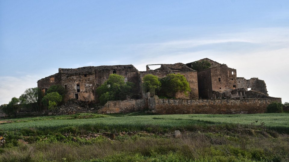 20.4.2026 - vista del poble - Conill (T) - Ramon Sunyer