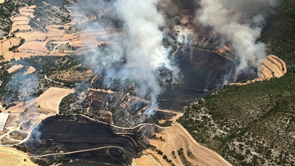 L'incendi de Sanaüja crema 50 hectàrees de terreny agrícola i forestal - Sanaüja