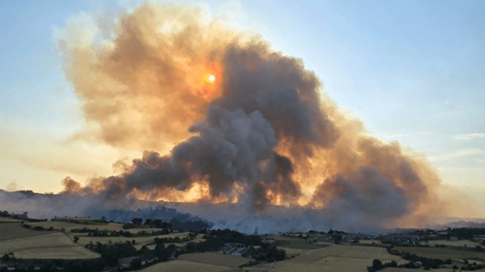 L'incendi de Talavera confina 4 nuclis - Talavera