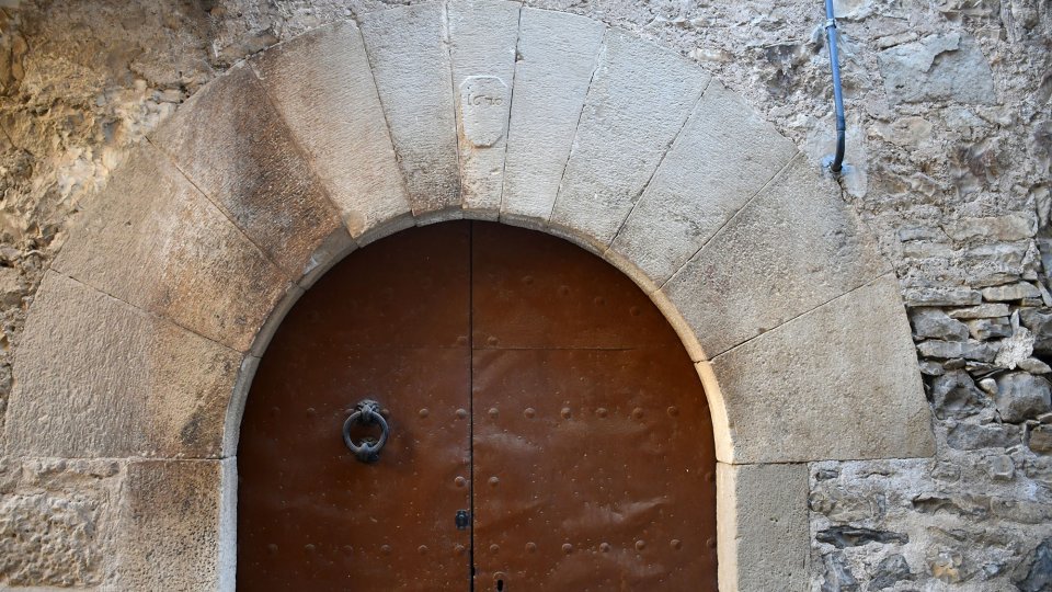 12.9.2026 - Detall porta - El Talladell - Ramon Sunyer