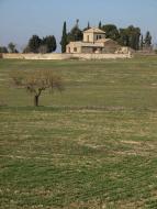 Guissona: 'Prop de Guissona hi ha l'ermita de Sant Pere, on es celebrava l'aplec dels pastors. Diu Joan Amades que també hi acudien moltes fadrines casadores, perquè era fama que s'hi trobava promès