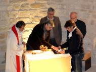 Alta-riba: El GRAN MOMENT del traspàs de la Relíquia de Sant Jordi d'Alta-riba.  Maribel Calafell