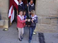 Alta-riba: Moment en què la relíquia de Sant Jordi d'Alta-riba surt de l'església de Sant Pere per retornar definitivament a l'església de Sant Jordi d'Alta-riba  AACSMA