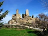 Lloberola: Vista del castell i la torre  Isidre Blanc