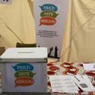 urnes i paperetes de votació anticipada