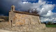 Contrast: Capella de Sant Maur, d'origen romànic. Consta d'una sola nau coberta amb volta de mig punt i capçada amb un absis semicircular  Ramon Sunyer