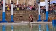 Guissona: espectacle de dansa aquàtica a la font  Ramon Sunyer