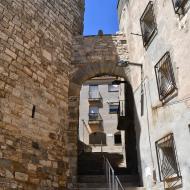 Calaf: Portal de l'Hospital  Ramon Sunyer