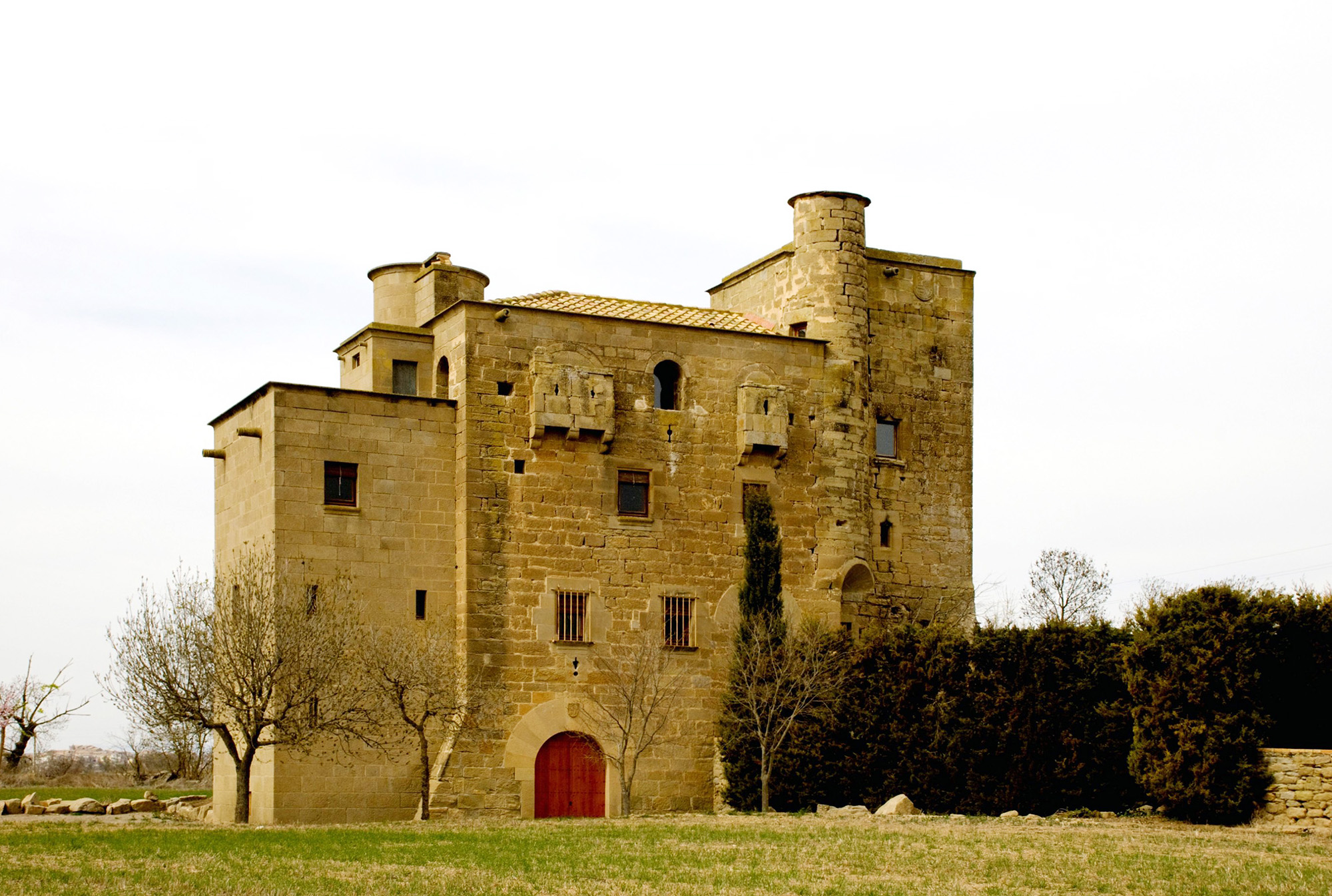 l'antic castell de Ratera, un dels que es pot observar a la marxa